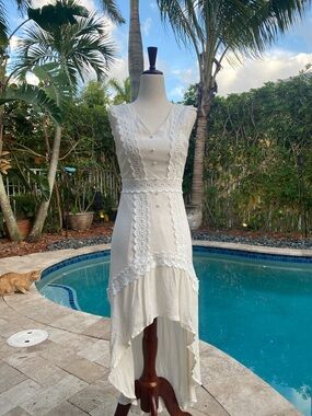 Sleeveless Off White Lace High-Low Dress